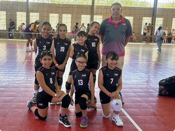 Equipo femenino sub 8 academia de voleibol Lions Volleyball School
